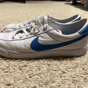 Nike Men's White and Blue Sneakers
